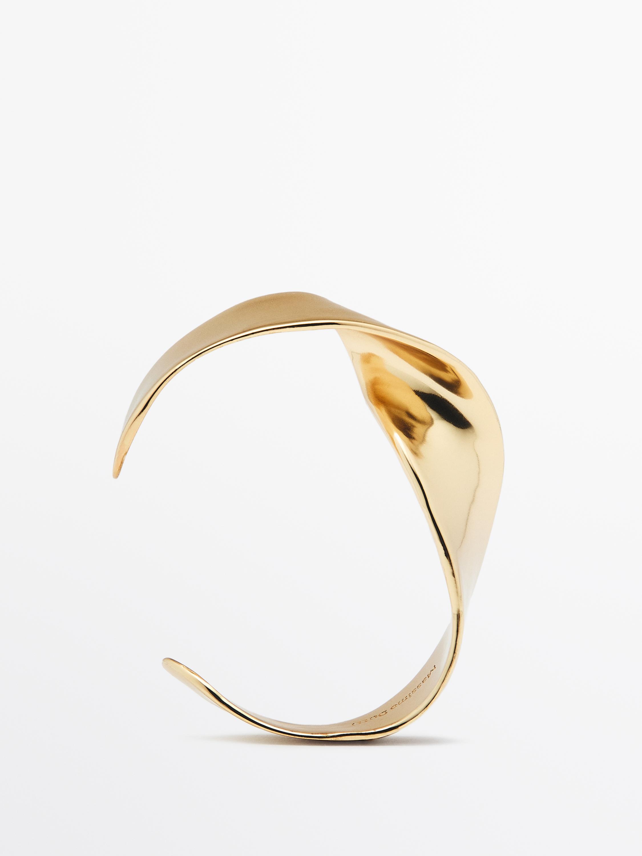 Wide textured bracelet